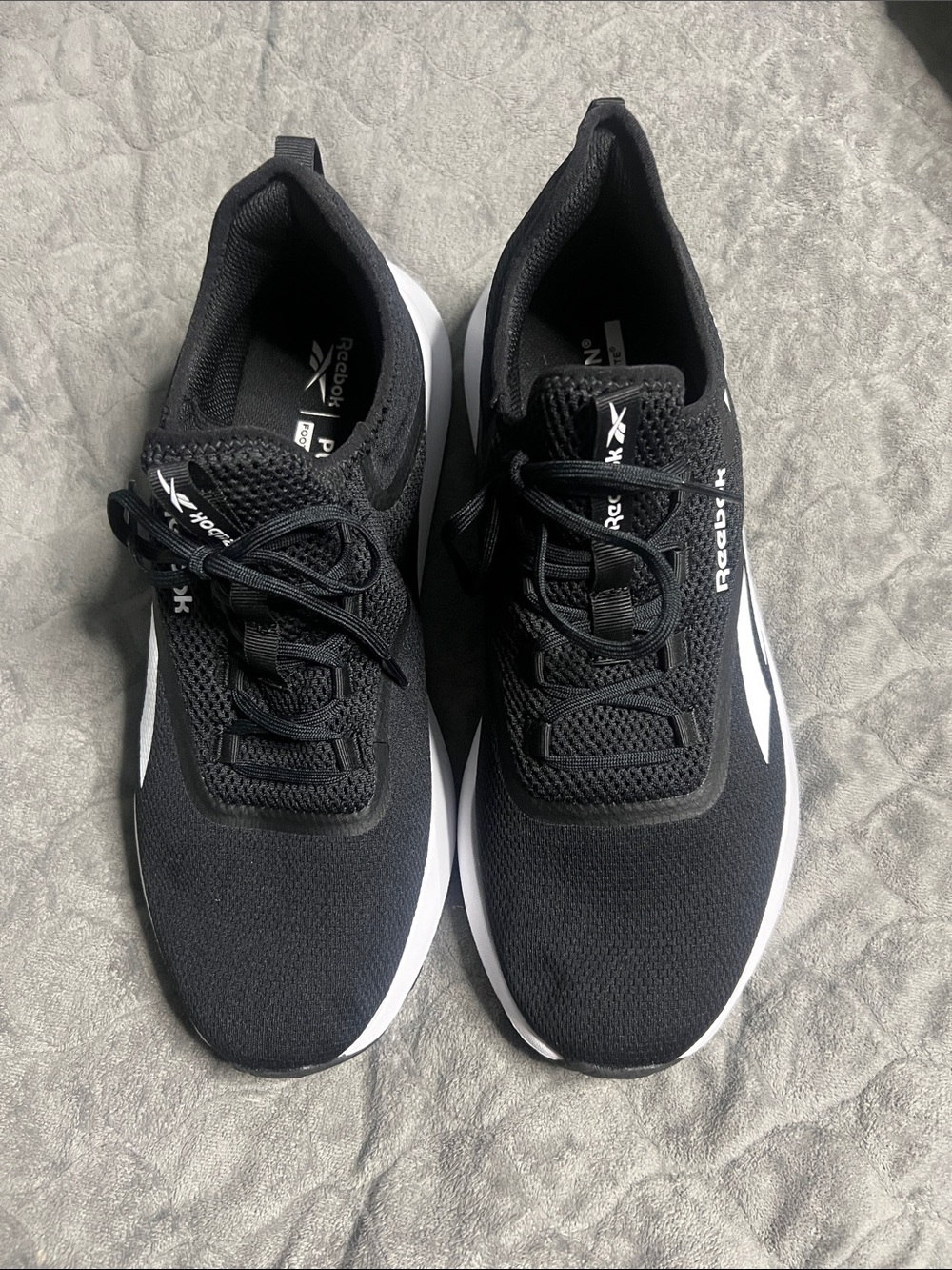 Reebok Men's Black and White Athletic Running Shoes